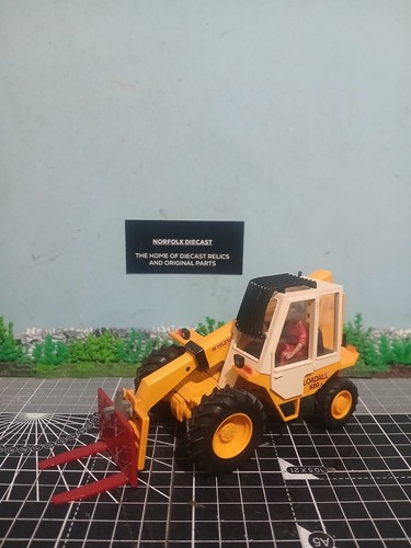 Britains farm toys jcb loadall - britains,